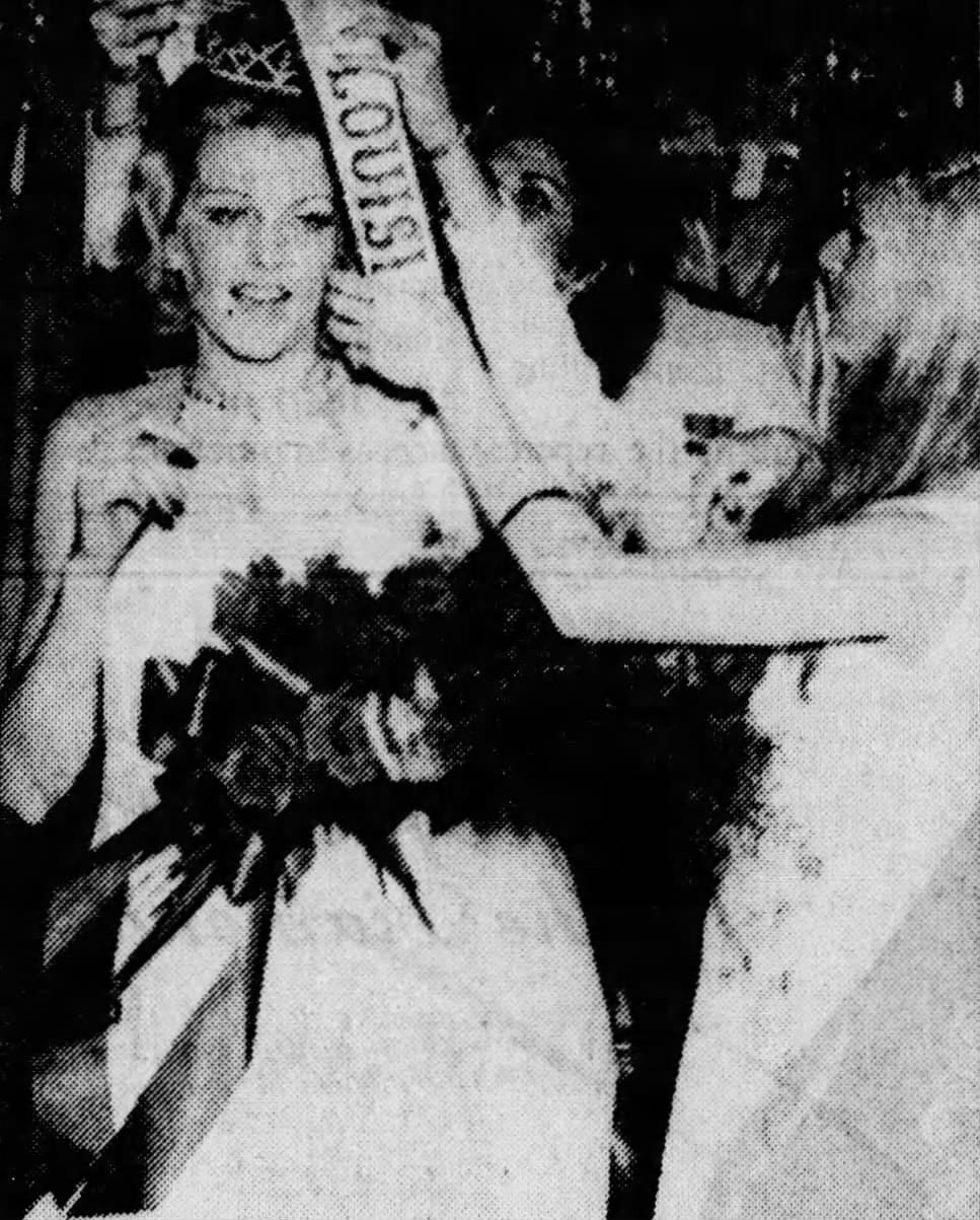 Karen Hoff is crowned Miss Louisiana USA 1974