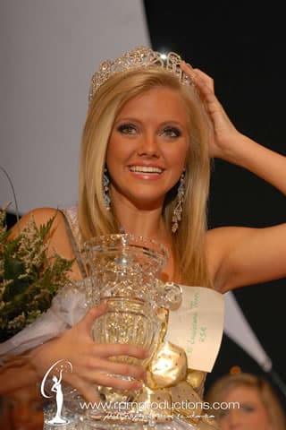 Lindsey Evans  is crowned Miss Louisiana Teen USA 2008