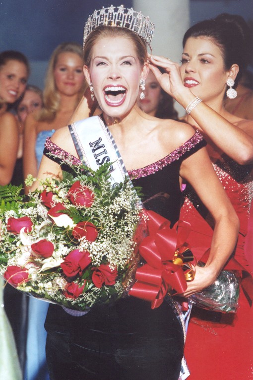 Ashley Williams is crowned Miss South Carolina USA 2002