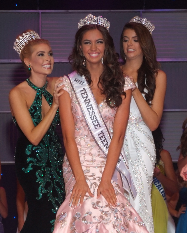 Hannah Faith Greene is crowned Miss Tennessee Teen USA 2015.  She went on to place 3RU at Miss Teen USA.