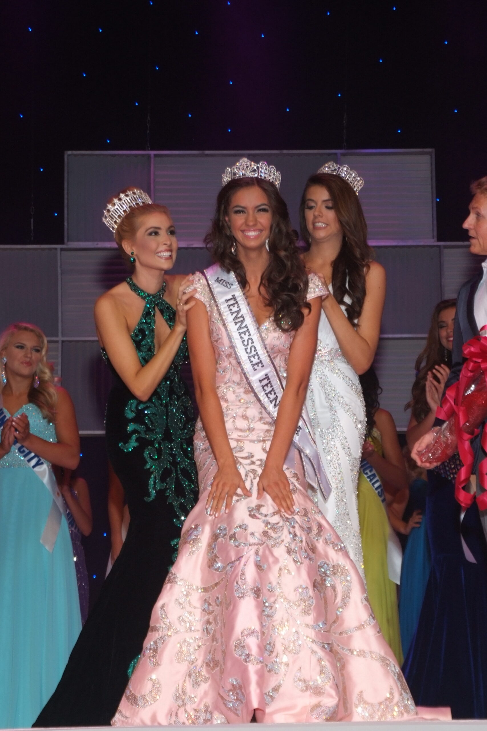 Hannah Faith Greene is crowned Miss Tennessee Teen USA 2015.  She went on to place 3RU at Miss Teen USA.