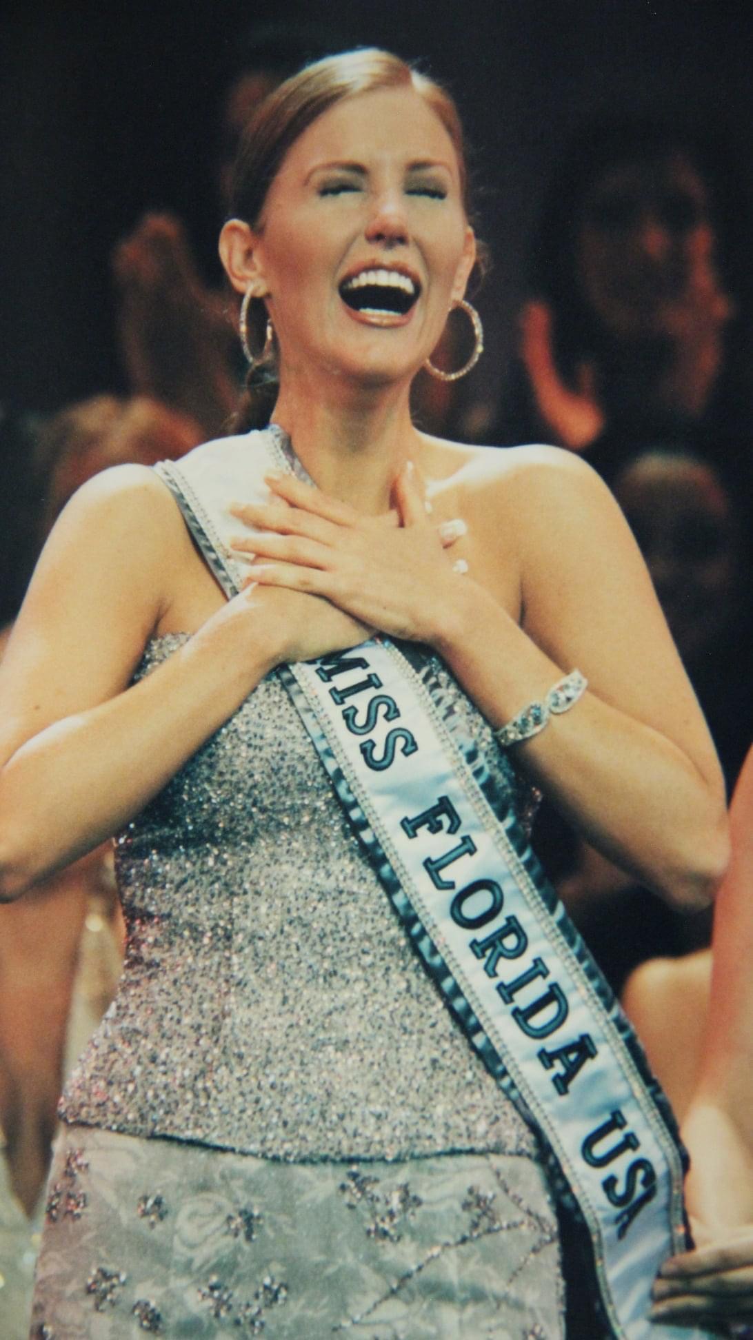 Shannon Ford is crowned Miss Florida USA 2002