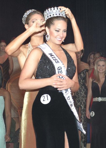 Georgia Crowning Photo • Miss 2003