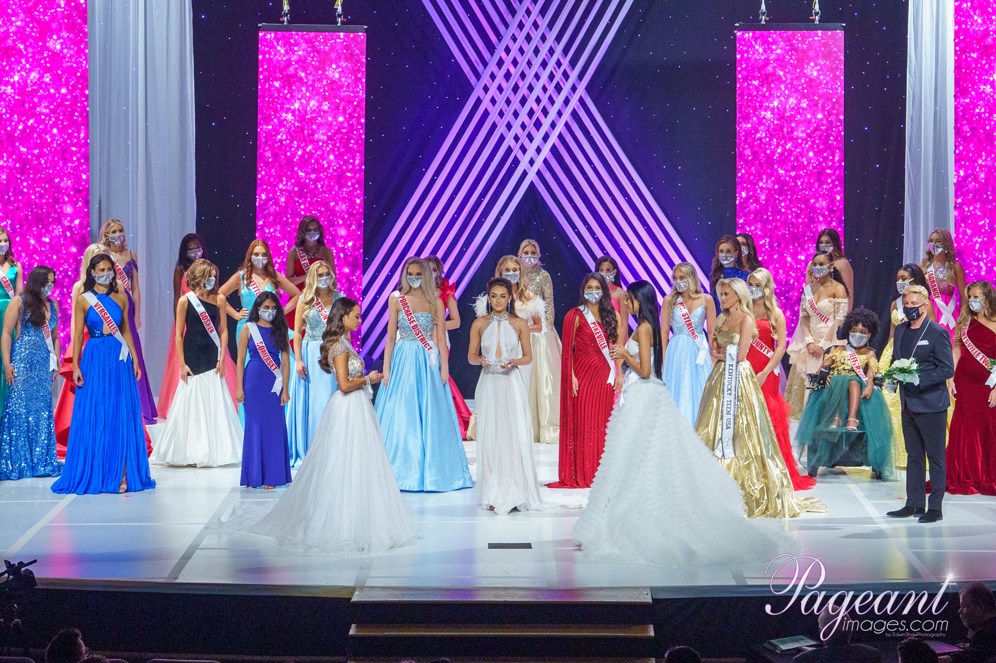 Kennedy Mosley is crowned Miss Kentucky Teen USA 2021