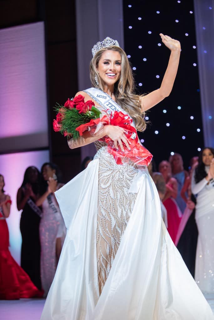 McKinley Farese is crowned Miss Tennessee Teen USA 2022