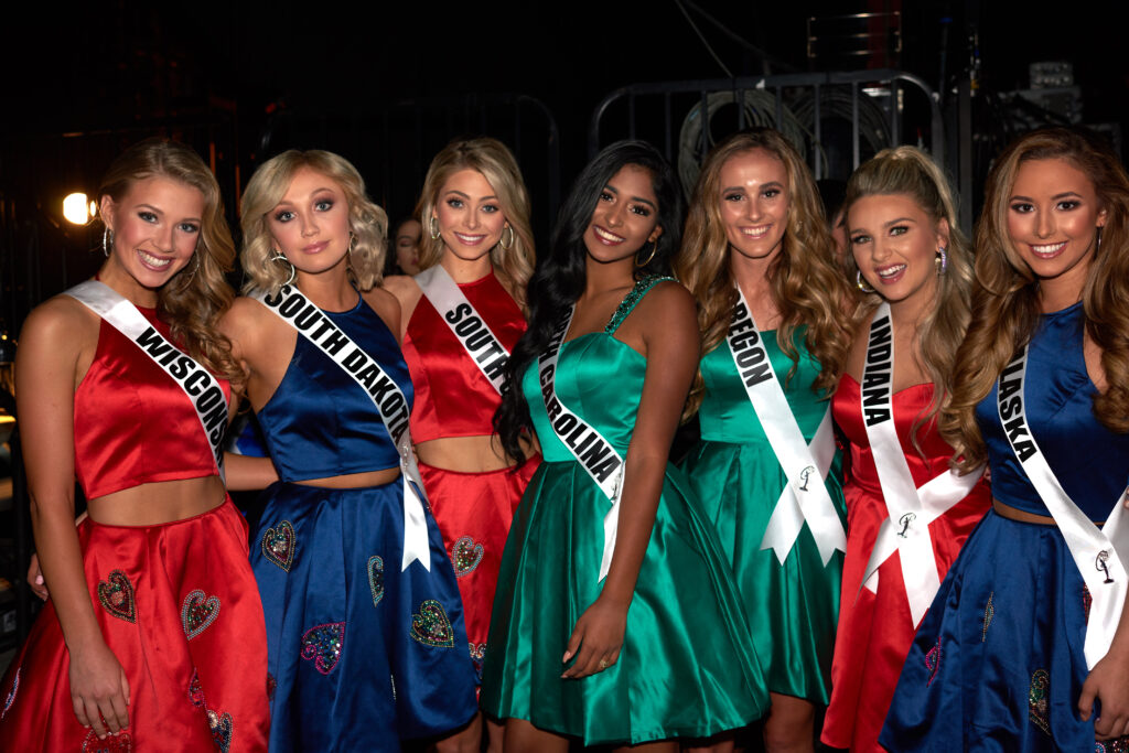 Alexis Loomans, Miss Wisconsin TEEN USA 2018; Shania Knutson, Miss South Dakota TEEN USA 2018; Kirby Elizabeth Self, Miss South Carolina TEEN USA 2018; Kaaviya Sambasivam, Miss North Carolina TEEN USA 2018; Jaycie Forrester, Miss Oregon TEEN USA 2018; Ella Harrison, Miss Indiana TEEN USA 2018; and McKinley Wooten, Miss Alaska TEEN USA 2018; backstage during The MISS TEEN USA® Competition at George’s Pond at Hirsch Coliseum on Friday, May 18.  The Miss Teen USA contestants have spent the last week touring, filming, rehearsing and preparing to compete for the Miss Teen USA crown in Shreveport-Bossier, Louisiana. HO/The Miss Universe Organization