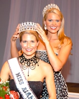 Tara Darby is crowned Miss Alabama USA 2004