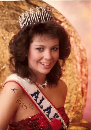 Alaska Crowning Photo • Miss 1985