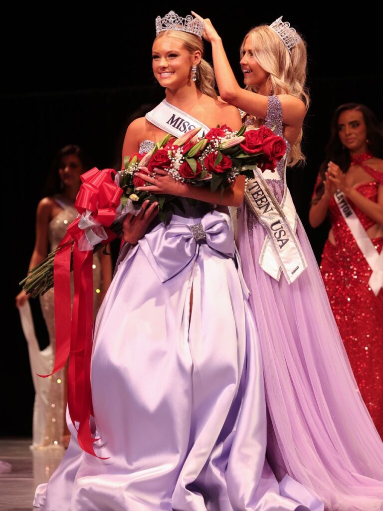 Delaware Crowning Photo Album • Teen 2026