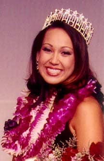 Justine Michioka is crowned Miss Hawaii USA 2004