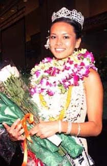 Sonya Balmores is crowned Miss Hawaii Teen USA 2004
