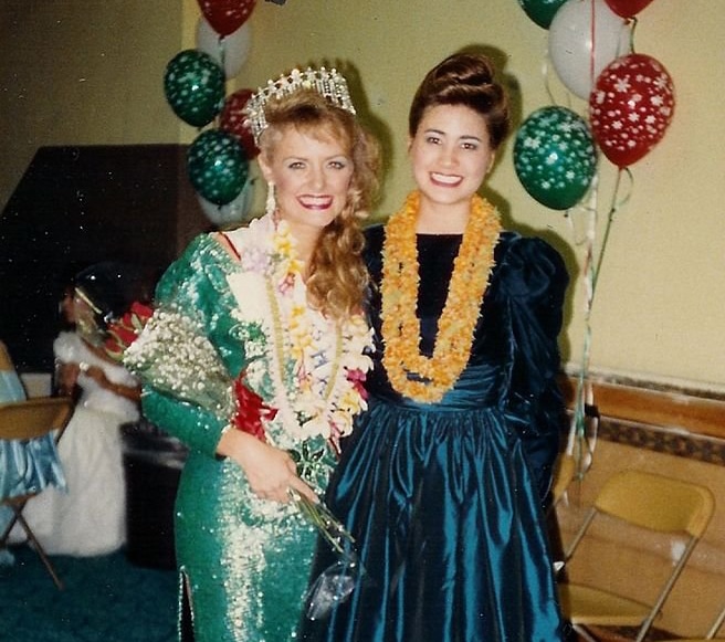 Julie Larson is crowned Miss Hawaii USA 1989