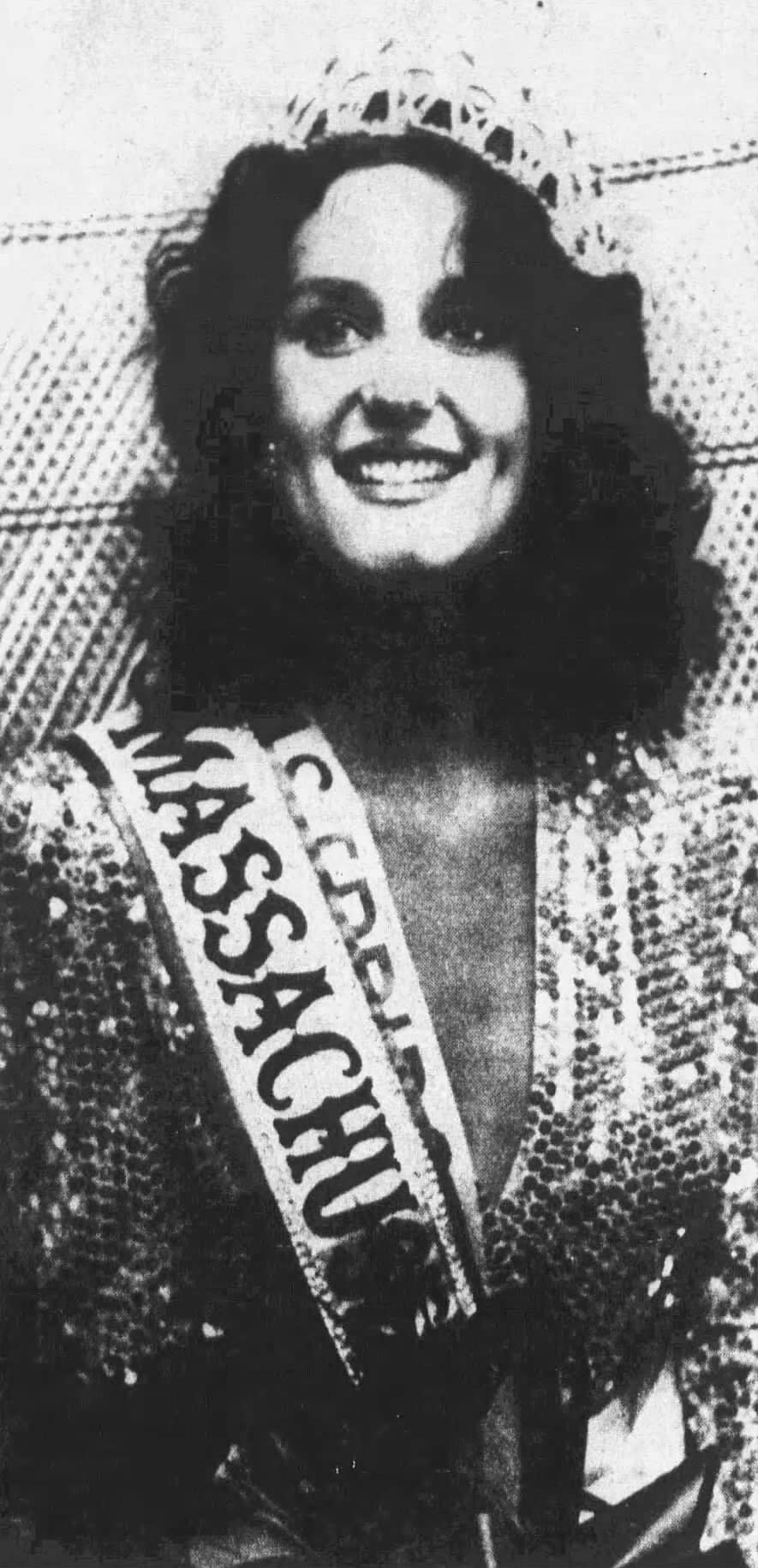 JoAnn Savery is crowned Miss Massachusetts USA 1981