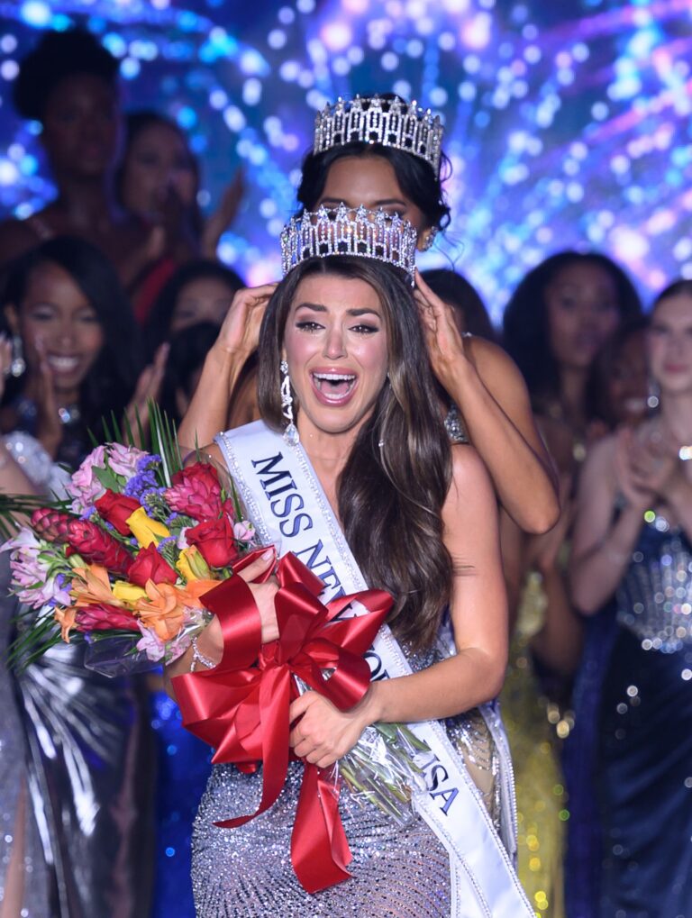 Christiana DiNardo is crowned Miss New York USA 2025