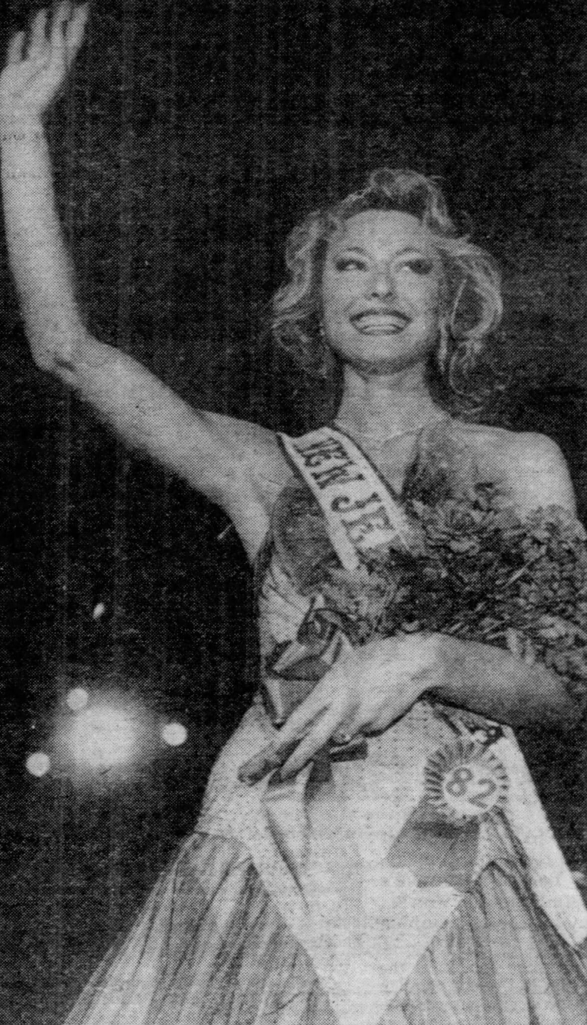 Diane Everett Qualter is crowned Miss New Jersey USA 1984