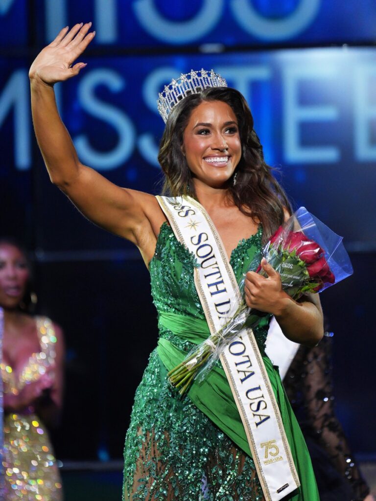 Lexus Paulson takes her first walk as Miss South Dakota USA 2026