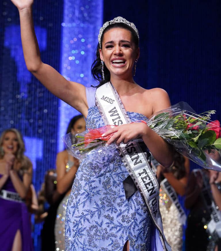 Shelby Hohneke takes her first walk as Miss Wisconsin Teen USA 2023