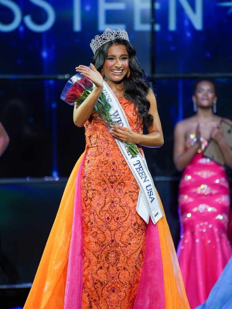 Leia Rios takes her first walk as Miss Wisconsin Teen USA 2026